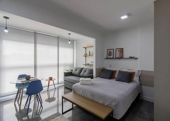 Contemporary Studio - Gru 1103
